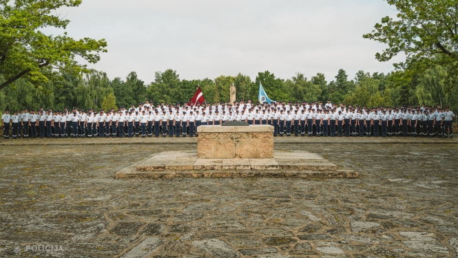 Valsts policijas koledžas kopīgs foto dibināšanas 20. gadadienā