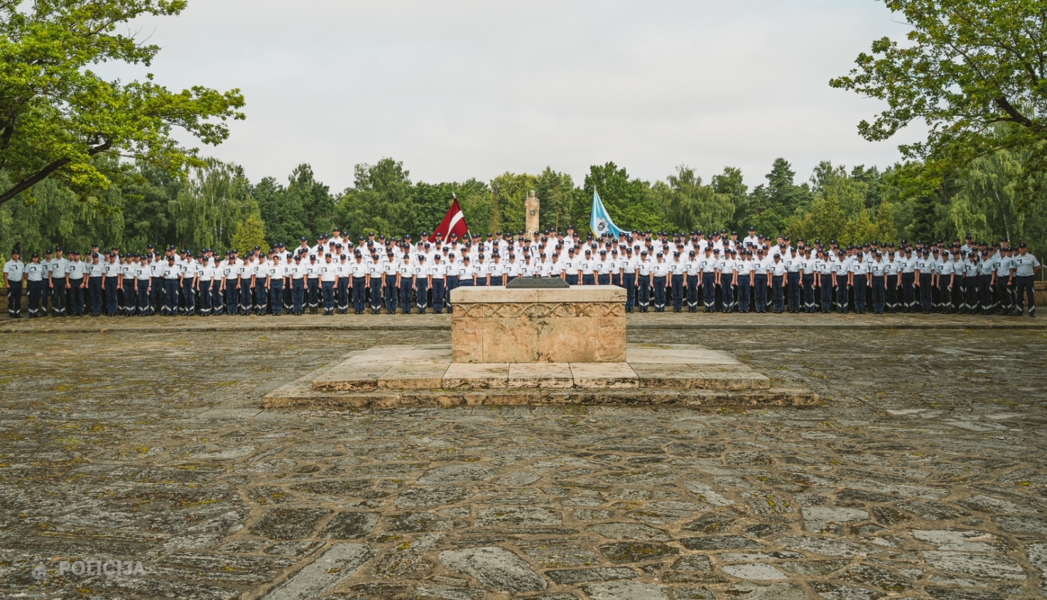 Valsts policijas koledžas kopīgs foto dibināšanas 20. gadadienā