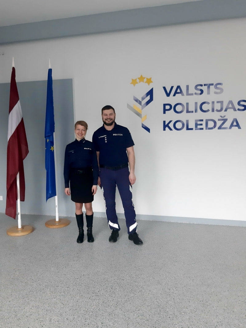 Policijas akadēmijas Ščitno pedagoģe vizītes laikā kadetiem vada lekcijas par vardarbību ģimenē un bērna pratināšanu