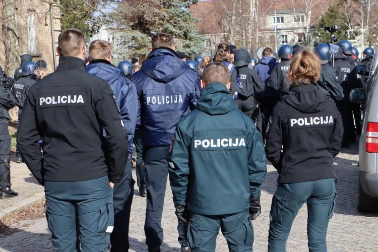 Valsts policijas koledžas kadeti Gistrovā izzina ārvalstu policijas darbu un apmācību procesu