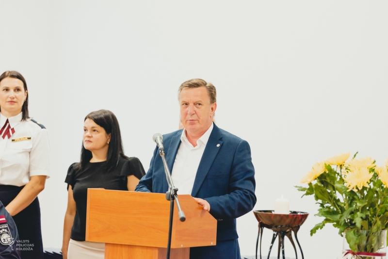 Iekšlietu ministrs Māris Kučinskis saka runu Valsts policijas koledžas izlaidumā