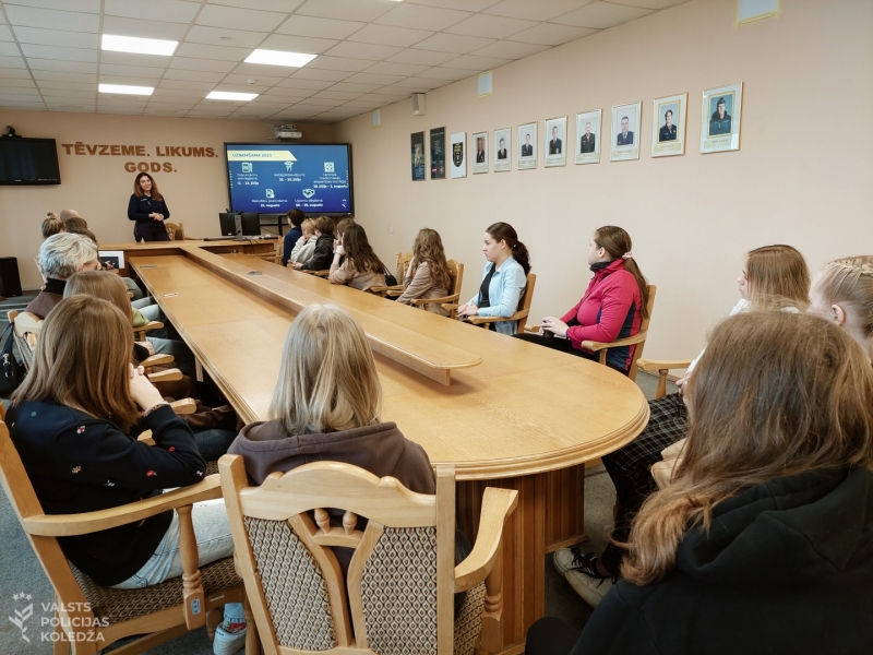 Ēnu dienas dalīnieki ievadlekcijā Valsts policijas koledžā