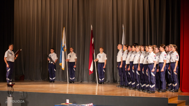 Atzīmējot Valsts policijas 107. gadadienu, zvērestu devuši 70 Valsts policijas koledžas kadeti