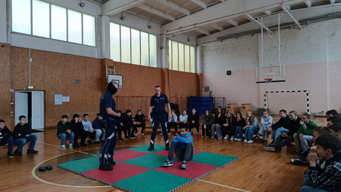 Kadetu vizīte Jaunjelgavas vidusskolā