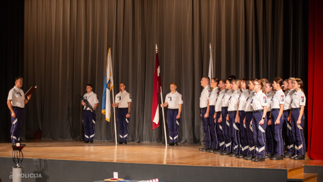 Atzīmējot Valsts policijas 107. gadadienu, zvērestu devuši 70 Valsts policijas koledžas kadeti