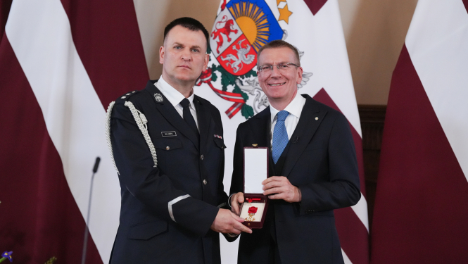 Valsts policijas koledžas Kadetu nodaļas vadītājam Mārim Liepam piešķirts viens no Latvijas Valsts augstākajiem apbalvojumiem