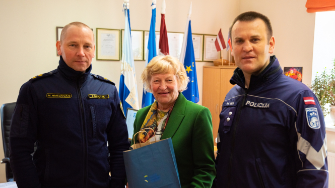 Jūrmalas Pumpura vidusskolas audzēkņi satiek VPK kadetus un interesējas par policista profesiju