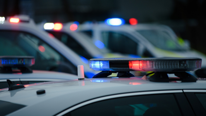 Valsts policijas operatīvā transportlīdzekļa bākugunis