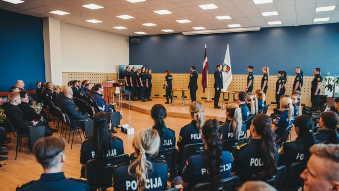 Valsts policijas koledžu absolvē 46 jaunie policisti