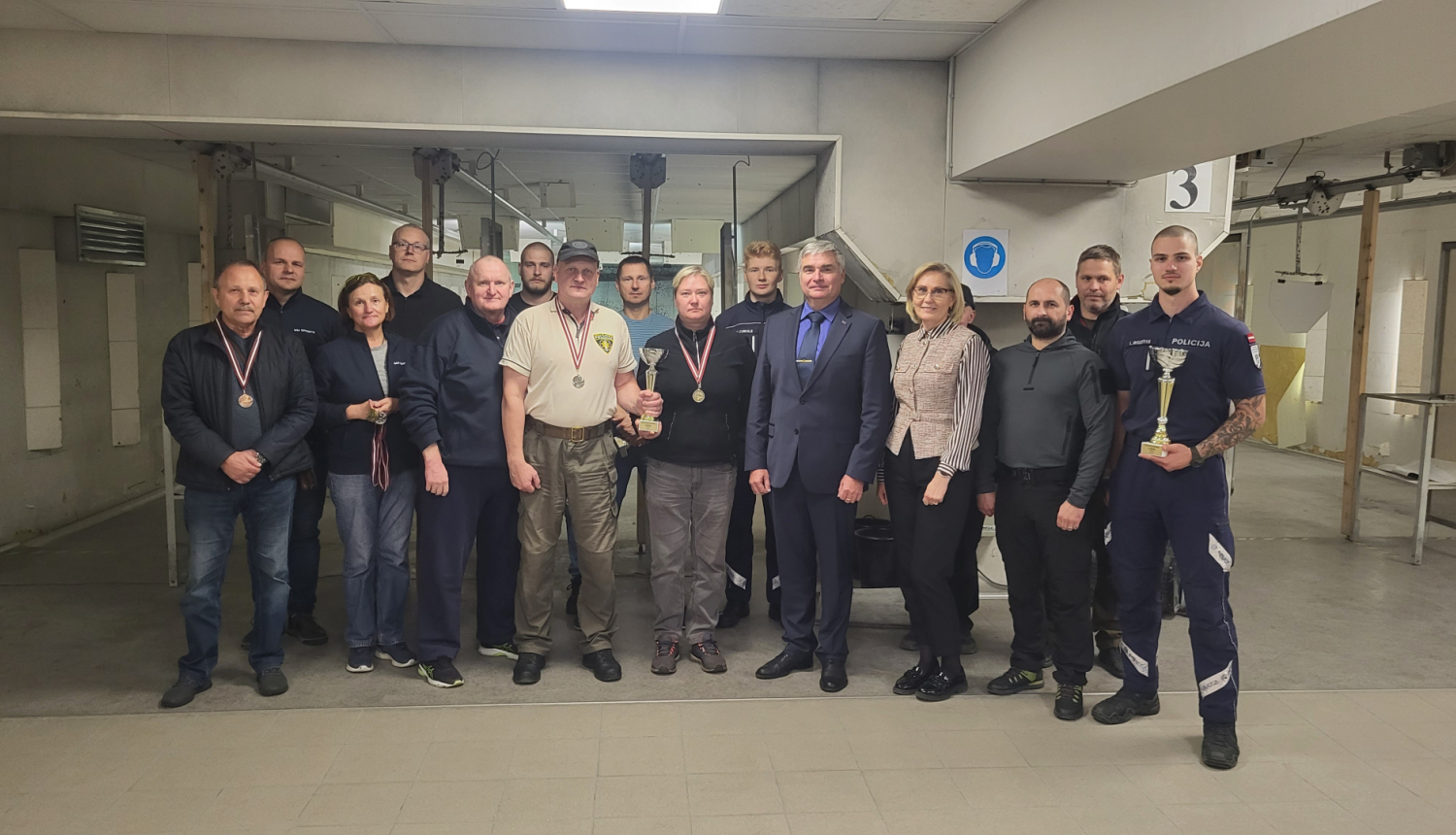 Valsts policijas čempionāta sacensībās šaušanā uzvar Valsts policijas koledžas komanda