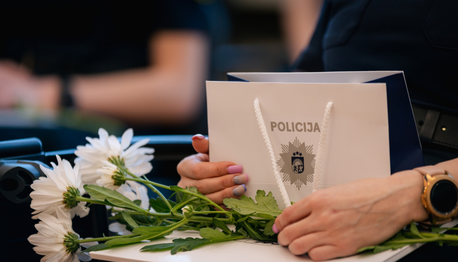 Apsveicam jaunos policistus ar profesionālās pilnveides izglītības programmas “Policijas darba pamati II” absolvēšanu!