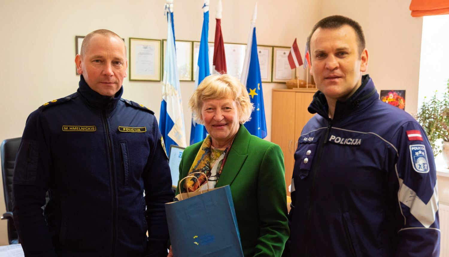 Jūrmalas Pumpura vidusskolas audzēkņi satiek VPK kadetus un interesējas par policista profesiju