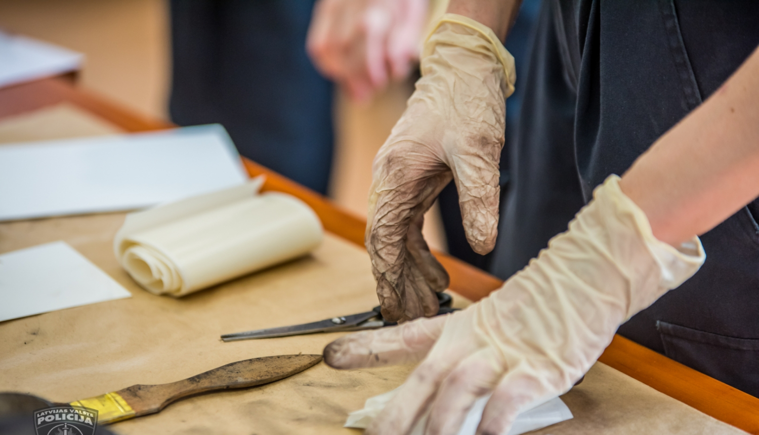 Kriminālistikas demonstrēšana atvērto durvju dienā Valsts policijas koledžā